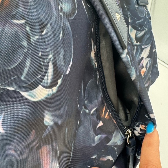 Simply Vera Wang Travel Satchel Blue Floral - Picture 8 of 11